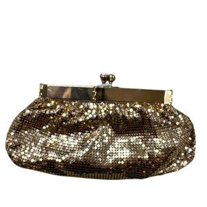 Elegant Gold Sequin Clutch